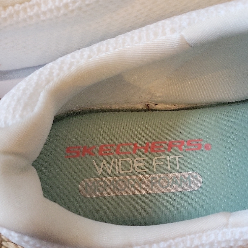 Skechers White and Silver Women's Sneakers Wide Fit Size 9.5 - Picture 6 of 9